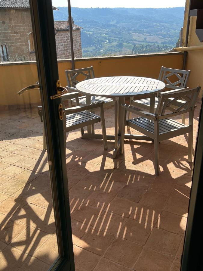 Appartamento Con Terrazzo Орвието Экстерьер фото